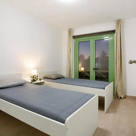 Apt De 2 Bedroom Completamente Nuevo Y Equipado,bbq * Caleta De Fuste