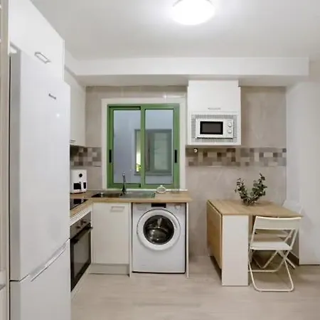 Apt De 2 Bedroom Completamente Nuevo Y Equipado,bbq Apartment Caleta De Fuste